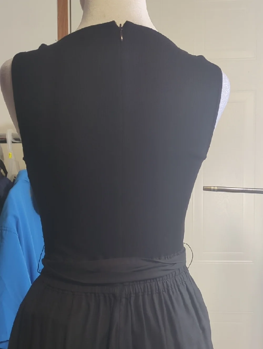 PAIGE Black Tiered Midi Skirt Sleeveless  Scoop neckline Tie waist belt Tie - Picture 5 of 15